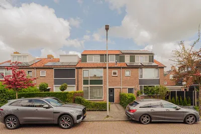 Terraced house for sale: Meidoornlaan 30, Kastanjebuurt Amstelveen