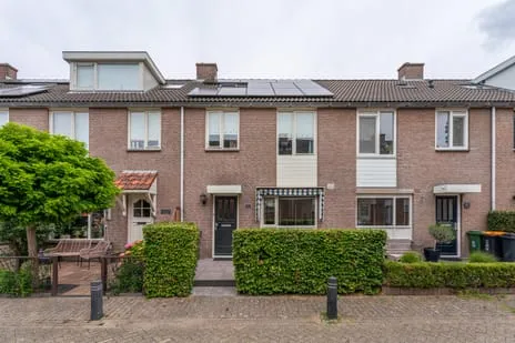 Tussenwoning te koop: Meidoornrode 85, De Rodes Voorhout