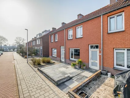 Tussenwoning te koop: Meidoornstraat 14, Bomenwijk Waddinxveen