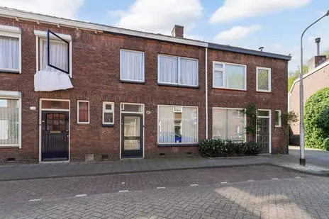Tussenwoning te koop: Meidoornstraat 18, Bomenbuurt Midden Tilburg
