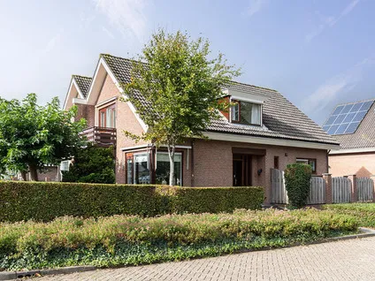 Twee-onder-één-kap te koop: Meidoornstraat 2, Bleskensgraaf-Dorp Bleskensgraaf Ca
