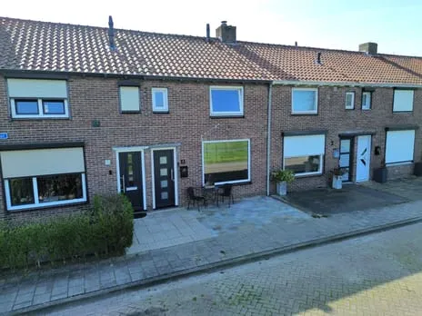 Tussenwoning te koop: Meidoornstraat 2, Terneuzen