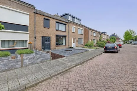 Tussenwoning te koop: Meidoornstraat 21, Braken-West Drunen