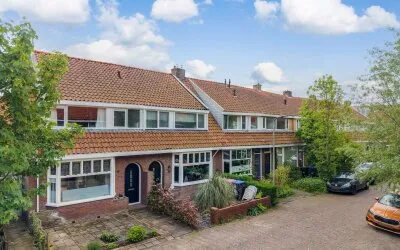 Vrijstaande woning te koop: Meidoornstraat 48, Bloemenbuurt Leeuwarden