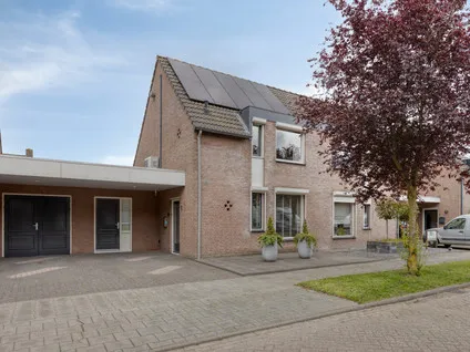 Tussenwoning te koop: Meidoornstraat 5, Someren-Eind centrum Someren