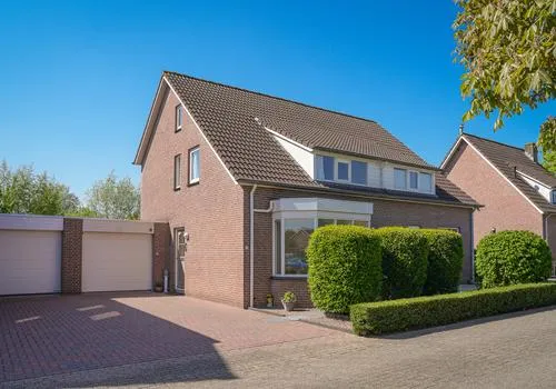 Tussenwoning te koop: Meidoornstraat 8, Kern Boven-Leeuwen Boven-Leeuwen