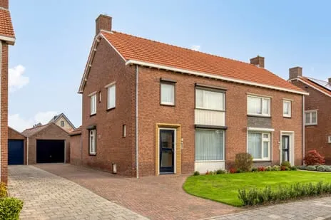 Twee-onder-één-kap te koop: Meidoornstraat 9, Budel Budel