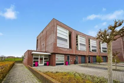 Appartement te koop: Meindert Hobbemastraat 1, Raamsdonksveer