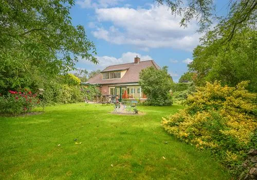 Vrijstaande woning te koop: Melkstraat 6, Kern Alphen Alphen