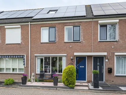 Tussenwoning te koop: Melkweg 55, Oude-Tonge planetenbuurt Oude-Tonge