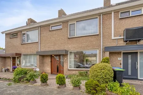 Tussenwoning te koop: Melkwegplein 25, Sterrenkwartier-Midden Spijkenisse