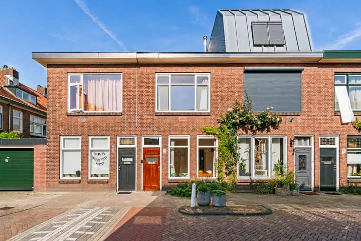 Tussenwoning te koop: Meloenstraat 45, Cronestein Leiden