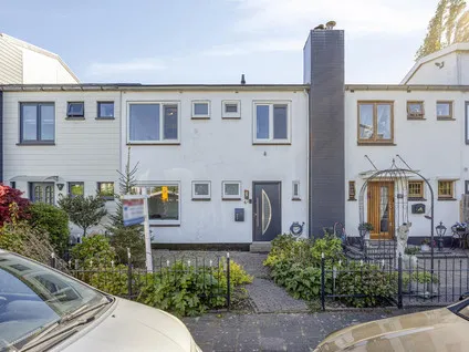 Tussenwoning te koop: Menadostraat 43, Indische Buurt Vlaardingen