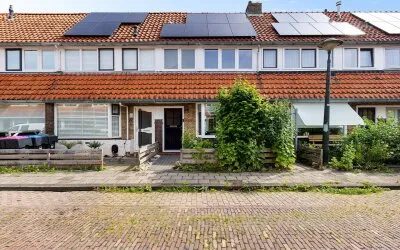 Terraced house for sale: Mendelssohnstraat 20, Sonnenborgh Leeuwarden