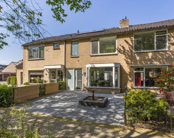 Tussenwoning te koop: Mendes da Costalaan 68, Nieuwegein