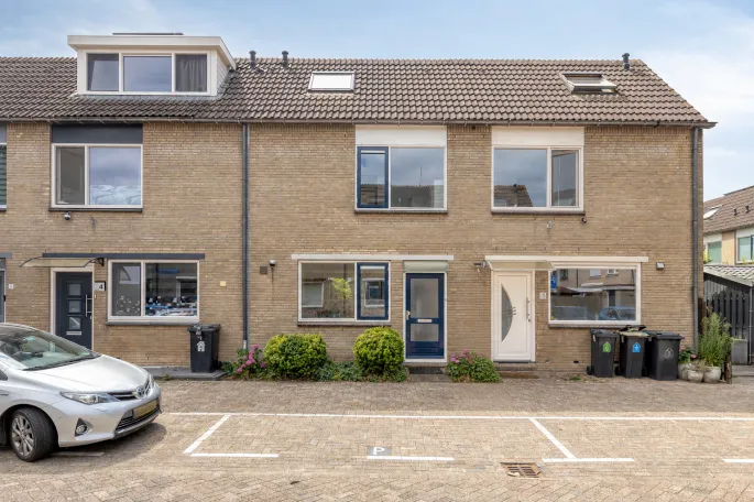 Tussenwoning te koop: Menkemaborgstraat 6, Beverwaard Rotterdam