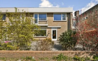 Tussenwoning te koop: Menneweg 51, Bomenbuurt Sassenheim