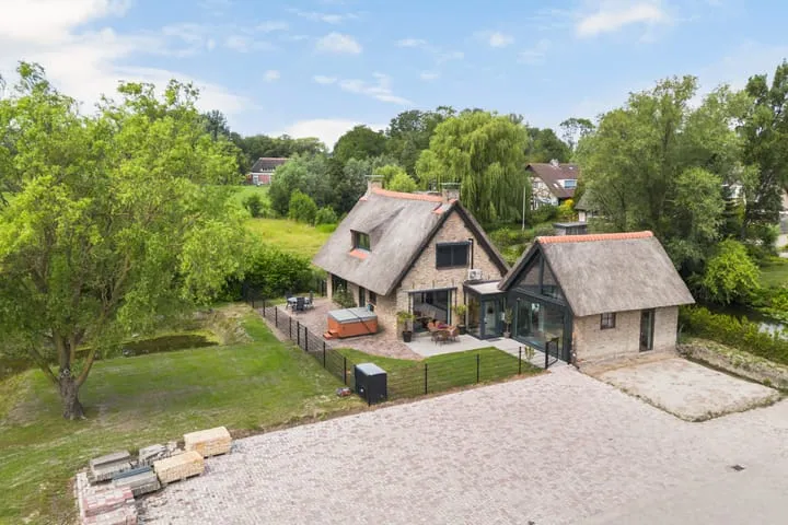 Detached house for sale: Menno van Coehoornwei 22, Buitengebied Britsum Britsum