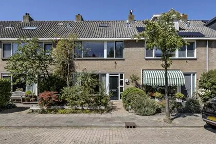 Tussenwoning te koop: Menso Kamerlingh Onneslaan 5, Schildersbuurt Oegstgeest