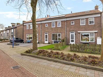 Tussenwoning te koop: Menso Poppiusstraat 4, Oosterzee-Kom Oosterzee