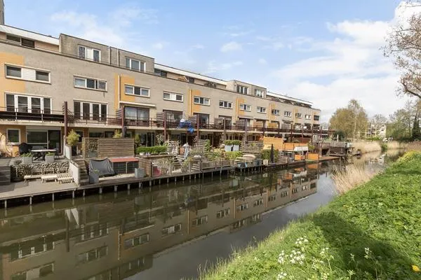 Tussenwoning te koop: Merbau 115, Palissander en omgeving Dordrecht
