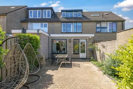 Tussenwoning te koop: Merelhof 8, Kom Dodewaard met Hien Dodewaard