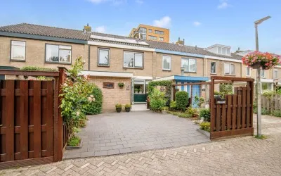 Tussenwoning te koop: Merellaan 165, Hovenbuurt Capelle Aan Den Ijssel