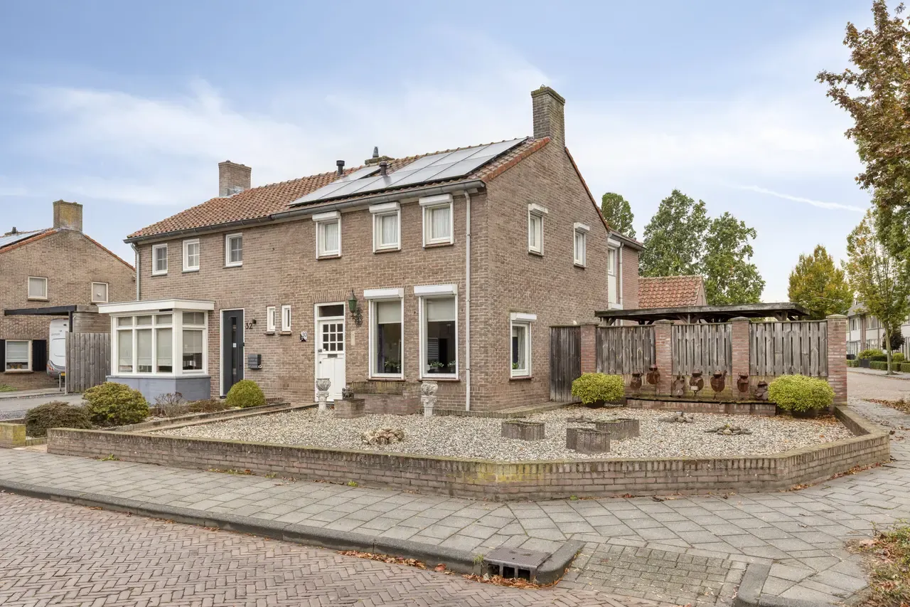Twee-onder-één-kap te koop: Merellaan 30, Beek En Donk