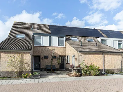 Tussenwoning te koop: Merelplantsoen 17, Groot-Ammers-Dorp Groot-Ammers