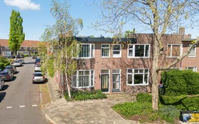 Corner house for sale: Merelplein 7, Vogelwijk Leeuwarden