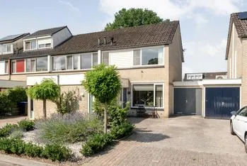 Tussenwoning te koop: Merelstraat 31, Schildersbuurt Meppel