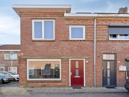 Tussenwoning te koop: Merelstraat 36, Vogeltjesbuurt West Tilburg