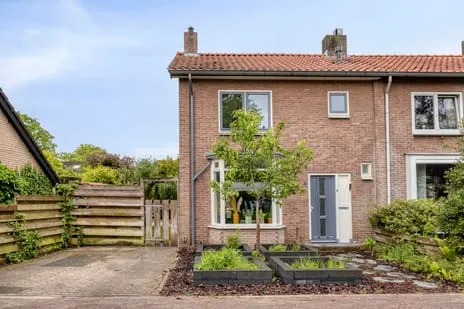 Corner house for sale: Merelstraat 7, Schildersbuurt Meppel