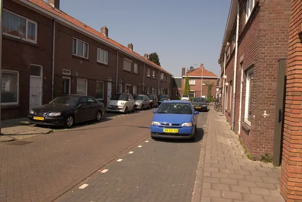 Home for rent: Merelstraat, Vogeltjesbuurt West Tilburg