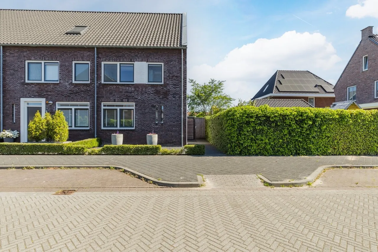 Hoekwoning te koop: Merensteinplein 2, Beek En Donk