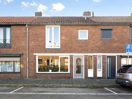 Tussenwoning te koop: Merovingenstraat 61, Wittevrouwenveld Maastricht