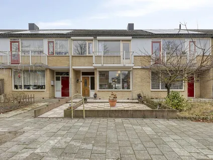 Tussenwoning te koop: Merwedelaan 7, Zeekant Bergen Op Zoom