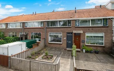 Tussenwoning te koop: Merwedestraat 157, Amerstraat en omgeving Dordrecht