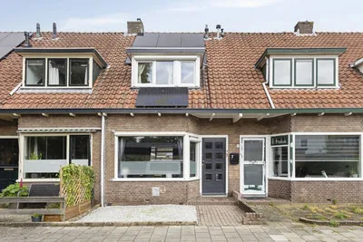Tussenwoning te koop: Merwedestraat 7, Rivierenbuurt Deventer