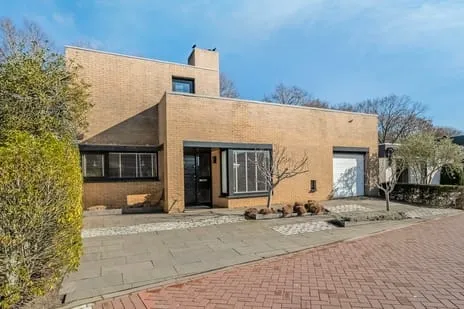 Terraced house for sale: Merwedestraat 9, Maasdam Woonkern Maasdam