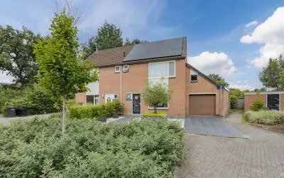 Twee-onder-één-kap te koop: Mesdaghof 1, Strijland-oost Nijkerk