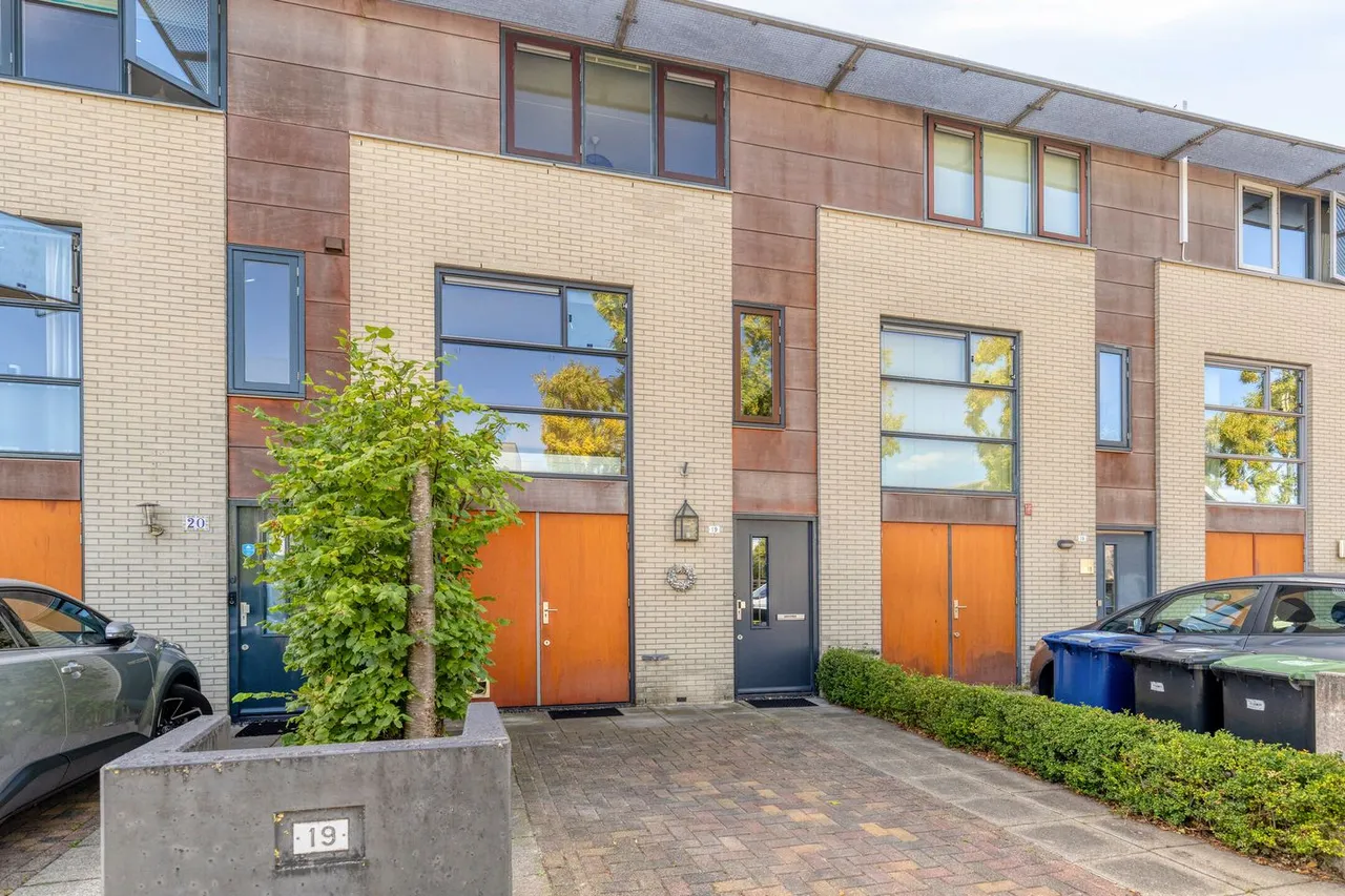 Tussenwoning te koop: Mesdagstraat 19, Almere