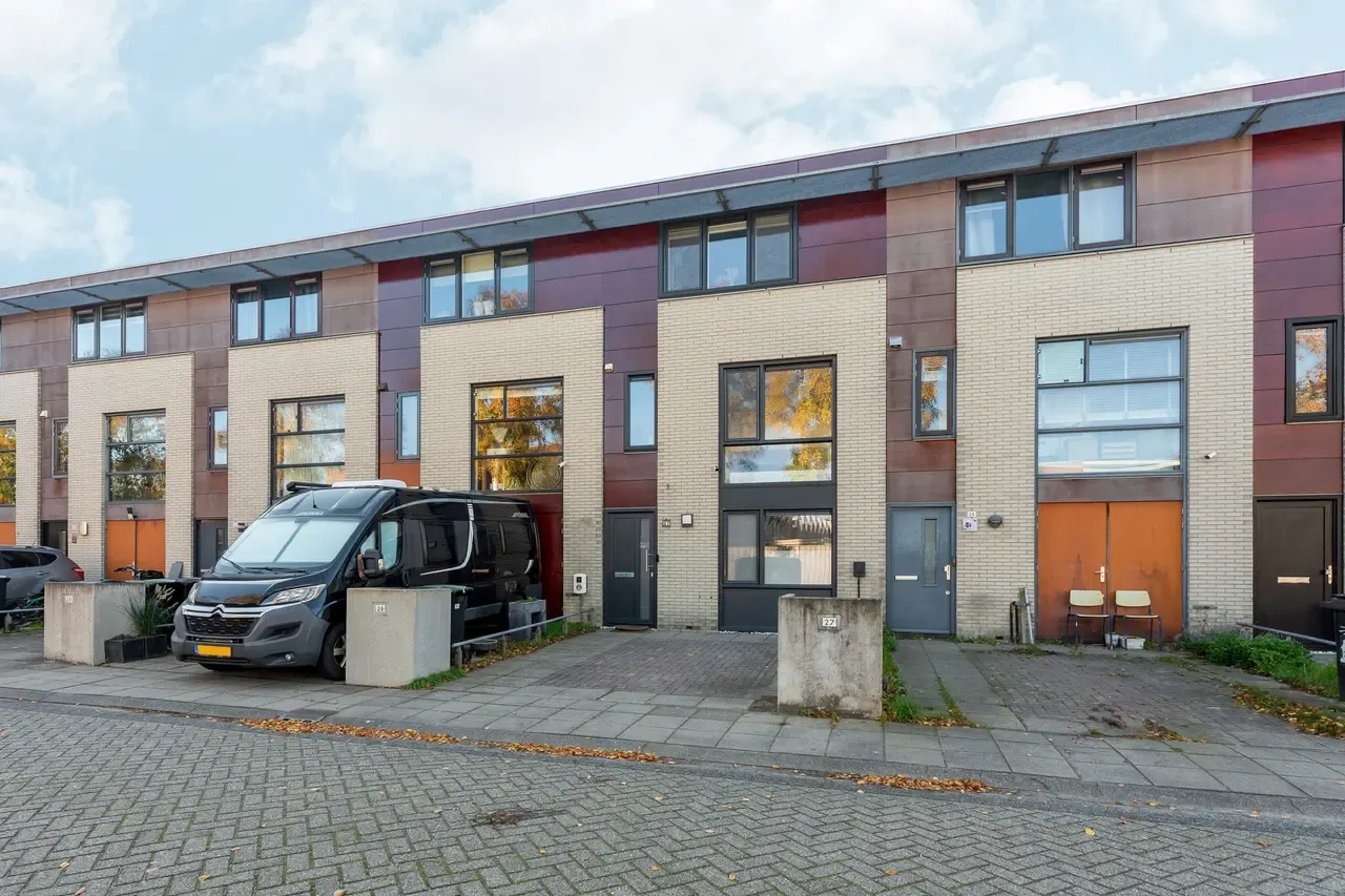 Tussenwoning te koop: Mesdagstraat 27, Almere