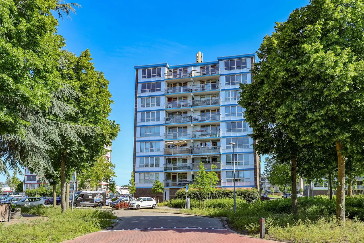 Appartement te koop: Messiaenplantsoen 61, Almere
