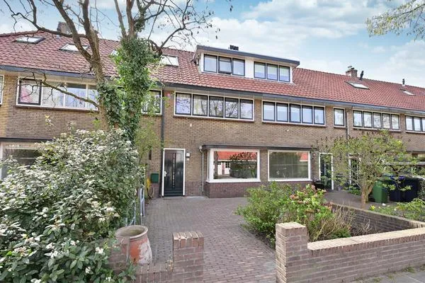 Tussenwoning te koop: Meteorenstraat 67, Hilversum