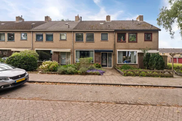 Terraced house for sale: Meteorenstraat 90, Emmeloord-Revelsant-Zuid Emmeloord