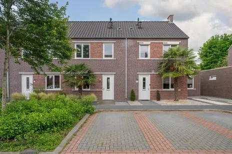 Tussenwoning te koop: Meteriks veld 62, Verspreide huizen Meterik Meterik
