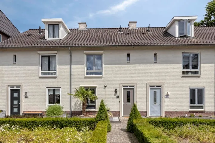 Terraced house for sale: Meulenblock 22, Hoogerheide Hoogerheide