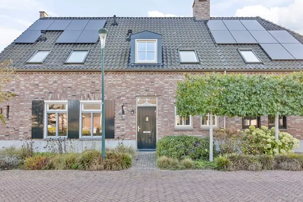 Tussenwoning te koop: Meuleneind 4, Hoogeloon