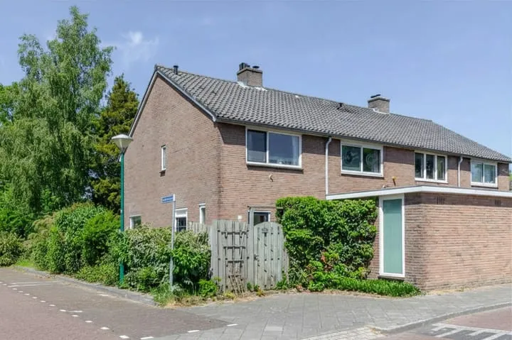 Hoekwoning te koop: Meutelaan 13, Tuindorp Bilthoven